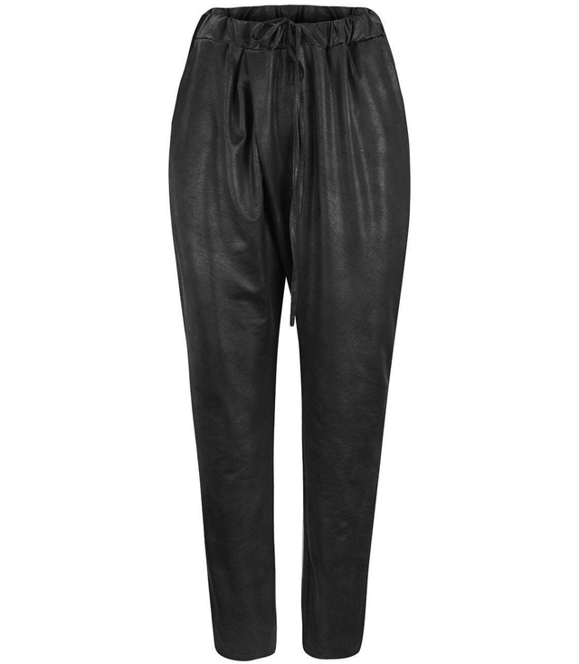 Envelope trousers tied with eco leather
