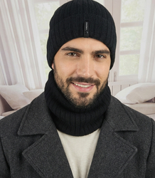 Dzianinowa czapka beanie z naszywką - styl i wygoda