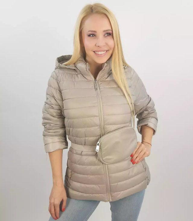 Short transitional quilted jacket with a sachet