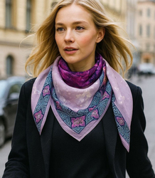 Elegant women's scarf with an insane 70x70 pattern