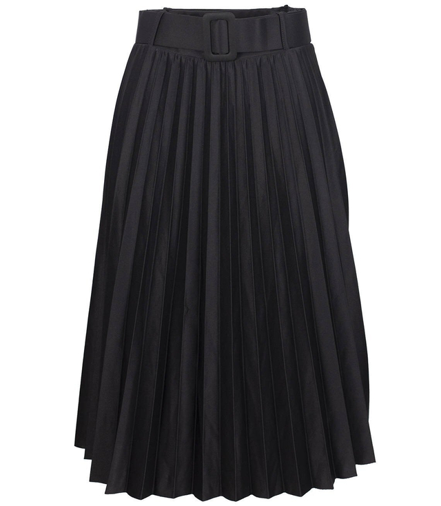 Fashionable pleated skirt with belt