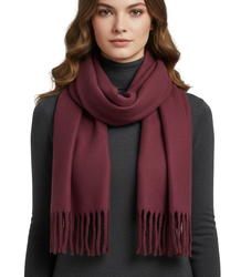 Elegant scarf with tassels in one color