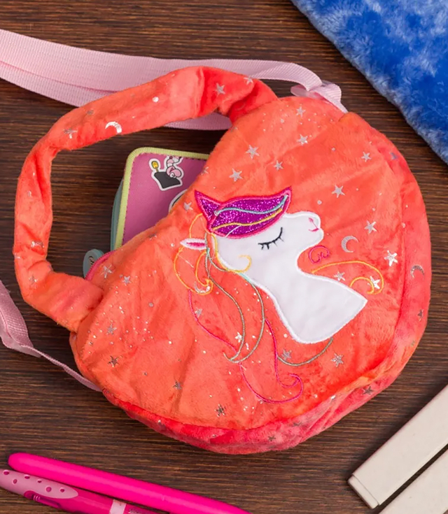 Children's plush heart-shaped bag with unicorn