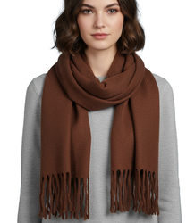 Elegant scarf with tassels in one color