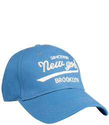 Embroidered baseball cap decorated with the inscription NEW YORK