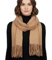 Elegant scarf with tassels in one color