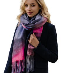 Women's scarf with tie-dye tassel motif