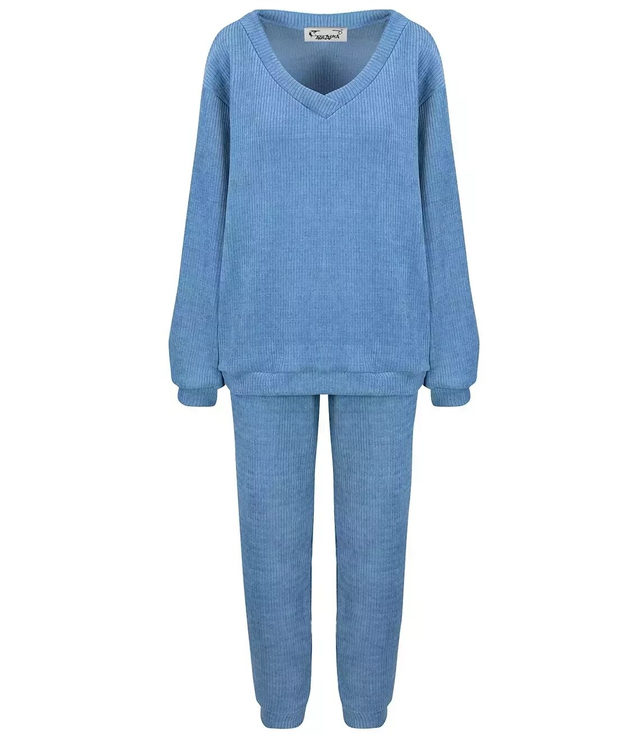 Women's corduroy tracksuit composed of a sweatshirt and trousers. Loose cut