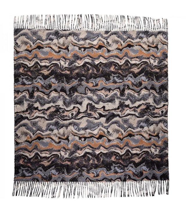 Wavy delicate pattern scarf with tassels