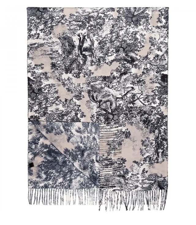 Women's scarf with floral motif and tassels elegant