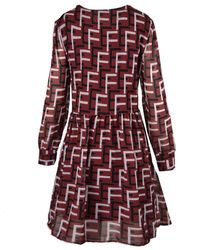 Subtle dress with a geometric pattern