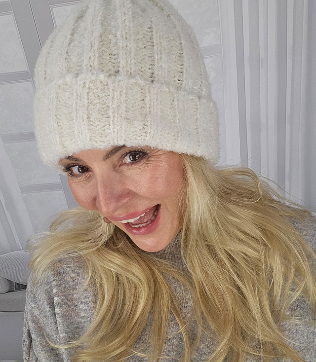 Stylowa damska czapka zimowa beanie