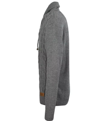 Men's thick woolen sweater with a chimney braids