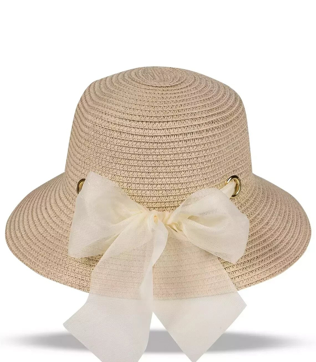 Romantic women's straw hat with a bow