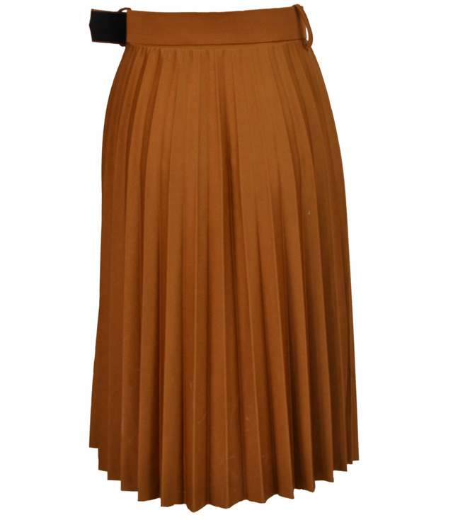 Fashionable pleated skirt with belt