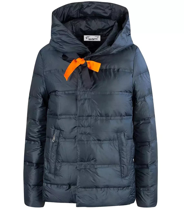 Short quilted transitional jacket with a hood