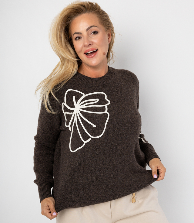 Classic women's sweater with 3D flower applique CLASSIC BLOOM