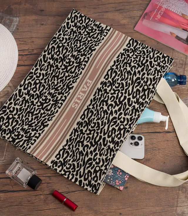 Stylish shopper bag with leopard print and PARIS lettering