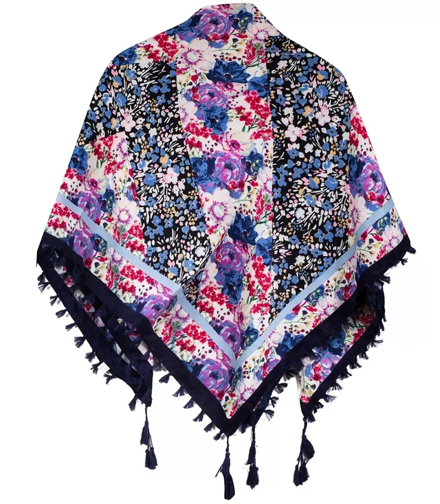 Beautiful scarf with tassel print in flowers