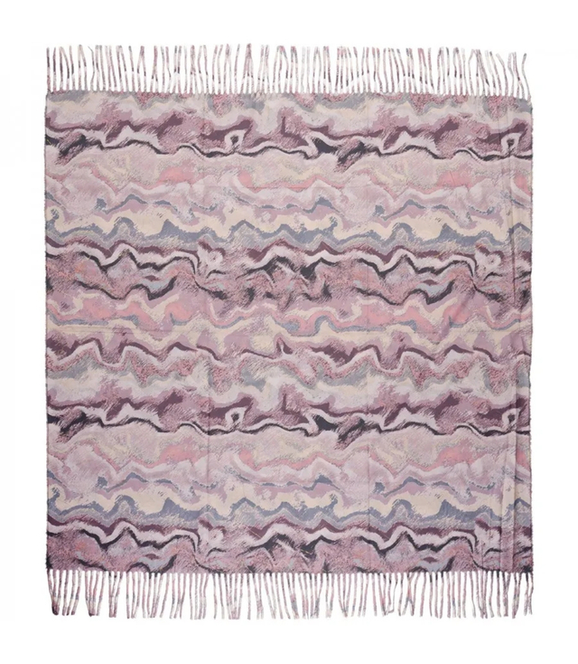 Wavy delicate pattern scarf with tassels