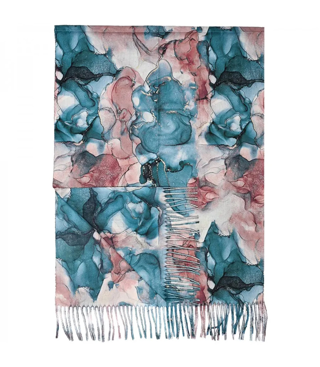 Elegant scarf with tassels