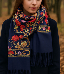 Women's folklore scarf with flower motif and tassels