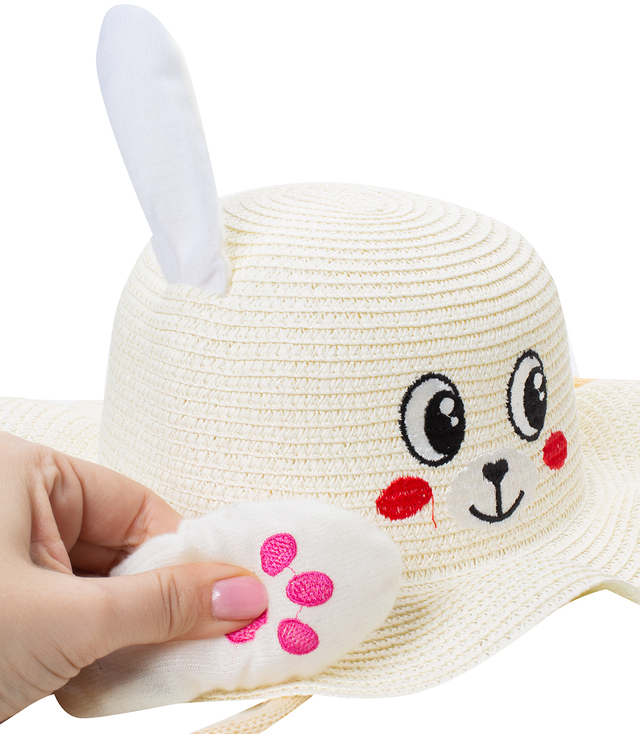 Children's hat with a dog's face and lifting ears