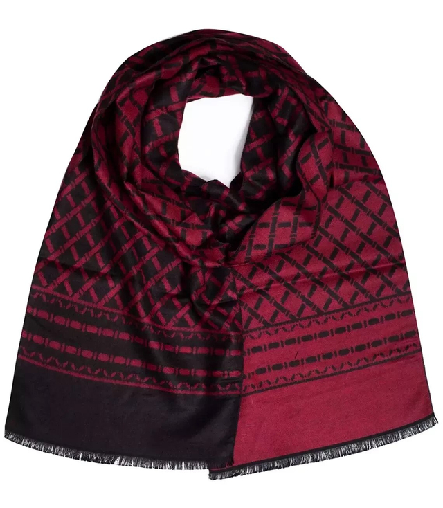 Men's scarf with tassels in patterns