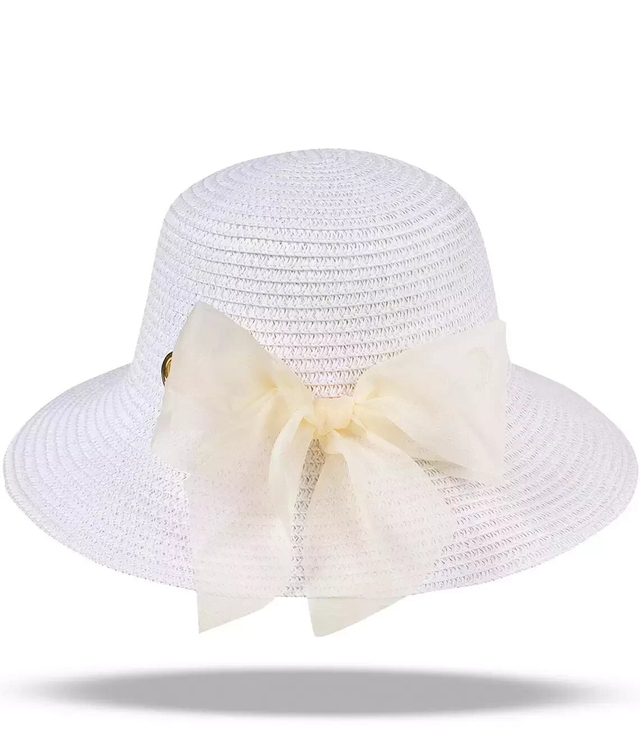 Romantic women's straw hat with a bow