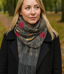 Women's folklore scarf with flower motif and tassels