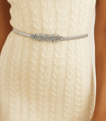 Damski pasek z ozdobną klamrą do sukienki