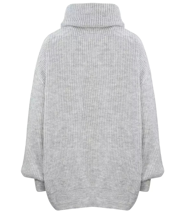 Smooth loose oversize turtleneck sweater