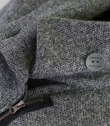 Długi sweter golf asymetryczny suwak 