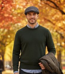 Stylish smooth men's helmet Universal color scheme