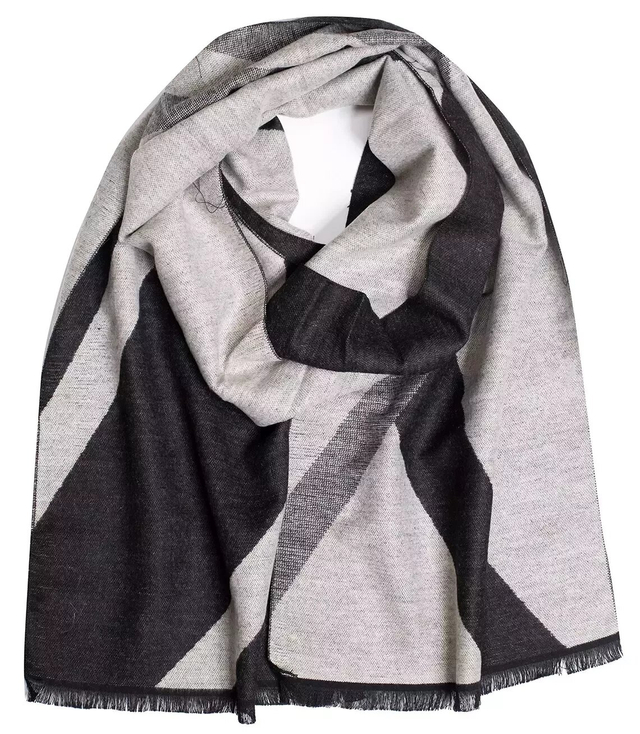 Men's scarf with tassels in patterns