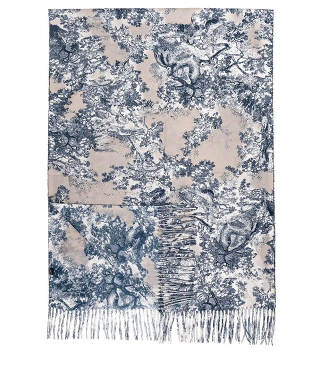 Women's scarf with floral motif and tassels elegant