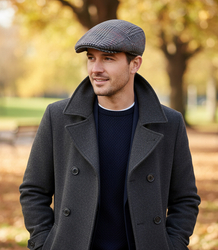 Stylish smooth men's helmet Universal color scheme