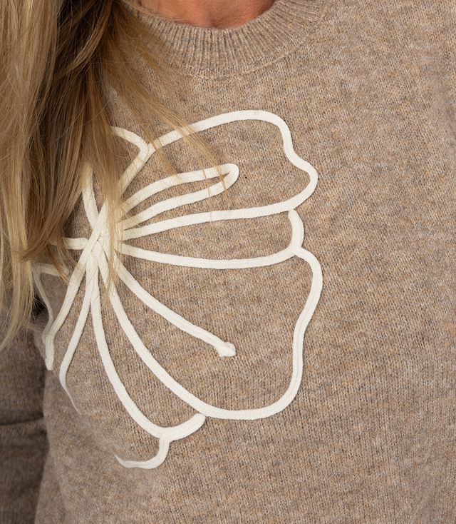 Classic women's sweater with 3D flower applique CLASSIC BLOOM
