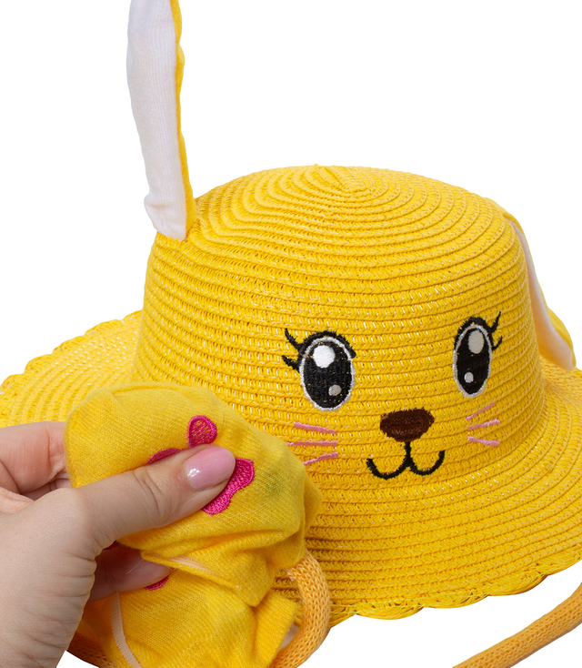 Children's hat with a dog's face and lifting ears