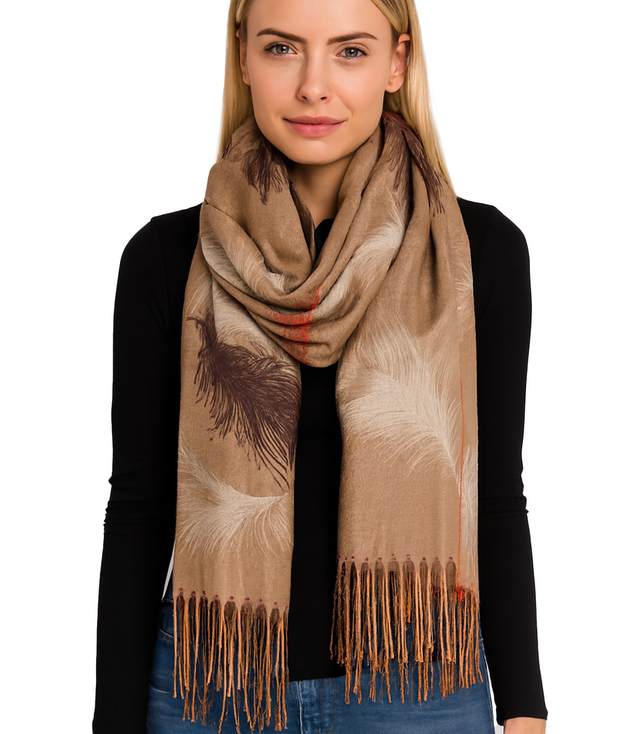 Elegant scarf with tassels