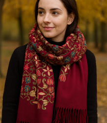 Women's scarf with embroidered pattern and tassels