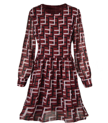 Subtle dress with a geometric pattern