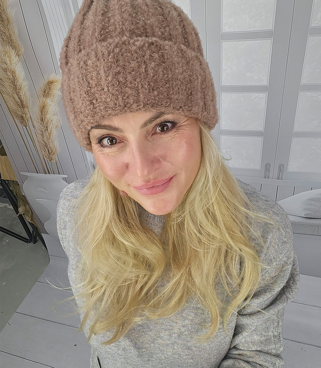 Stylish women's winter beanie hat