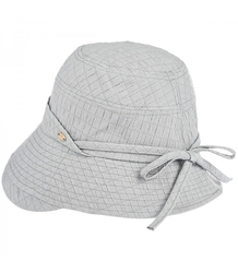 Kapelusz damski letni typu cloche z wiązaniem 