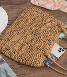 Large braided raffia shoulder bag 