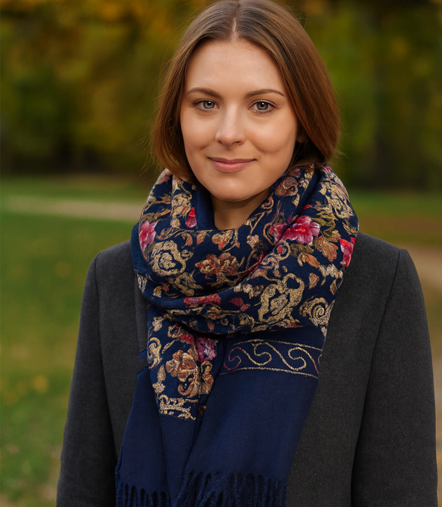 Women's folklore scarf with flower motif and tassels