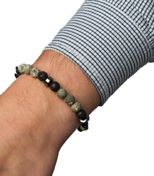 Men's bracelet with natural stones