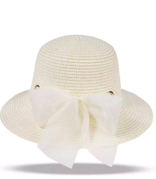 Romantic women's straw hat with a bow