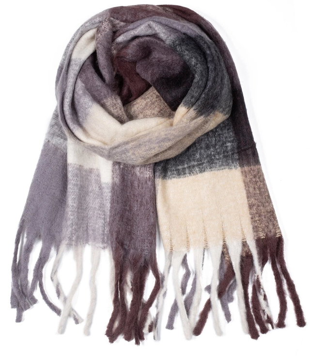 Warm scarf, checkered pattern, fluffy knit