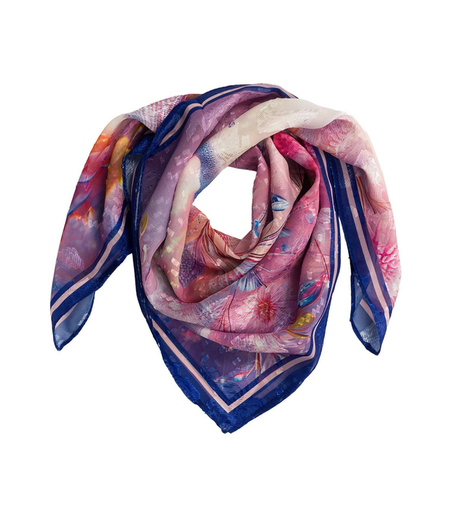 Elegant women's scarf with an insane 70x70 pattern